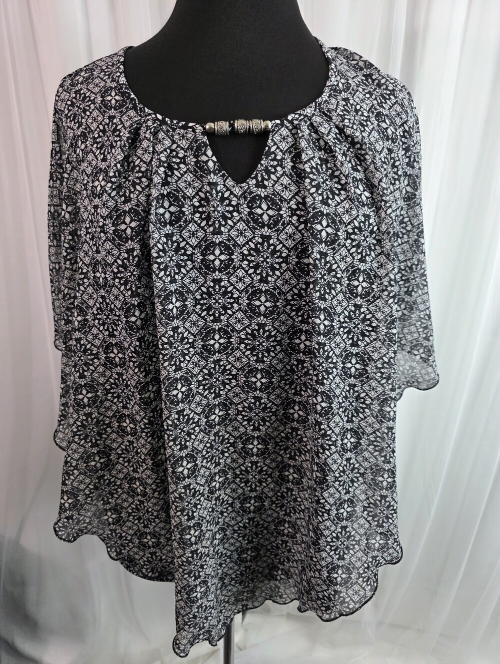 Notations  Pullover Tunic  with Decorative Neck Bar, Size 3X, Black/ White
